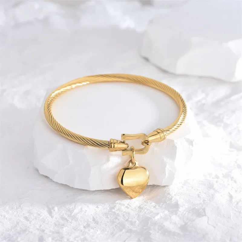 Golden Heart Luxe Bracelet – 18K Gold Plated Elegance