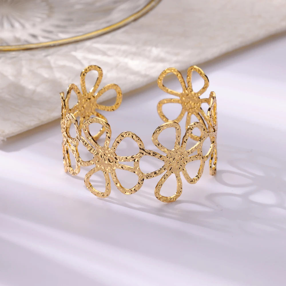 Golden Muse Bracelet Collection – Sculpted Elegance for Every Occasion