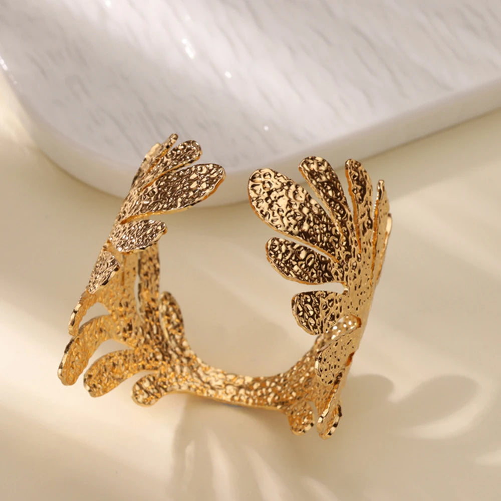 Golden Muse Bracelet Collection – Sculpted Elegance for Every Occasion