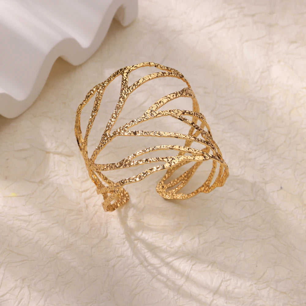 Golden Muse Bracelet Collection – Sculpted Elegance for Every Occasion