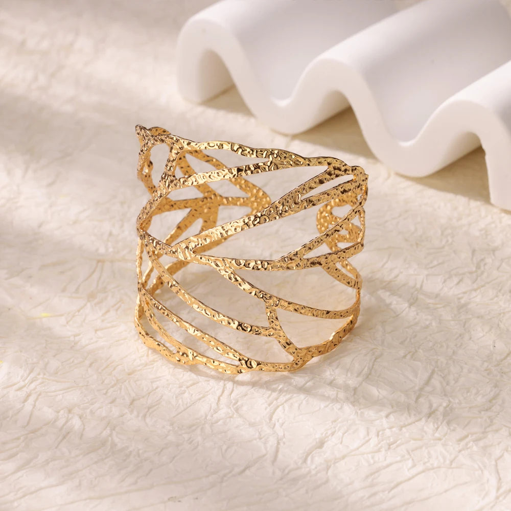 Golden Muse Bracelet Collection – Sculpted Elegance for Every Occasion