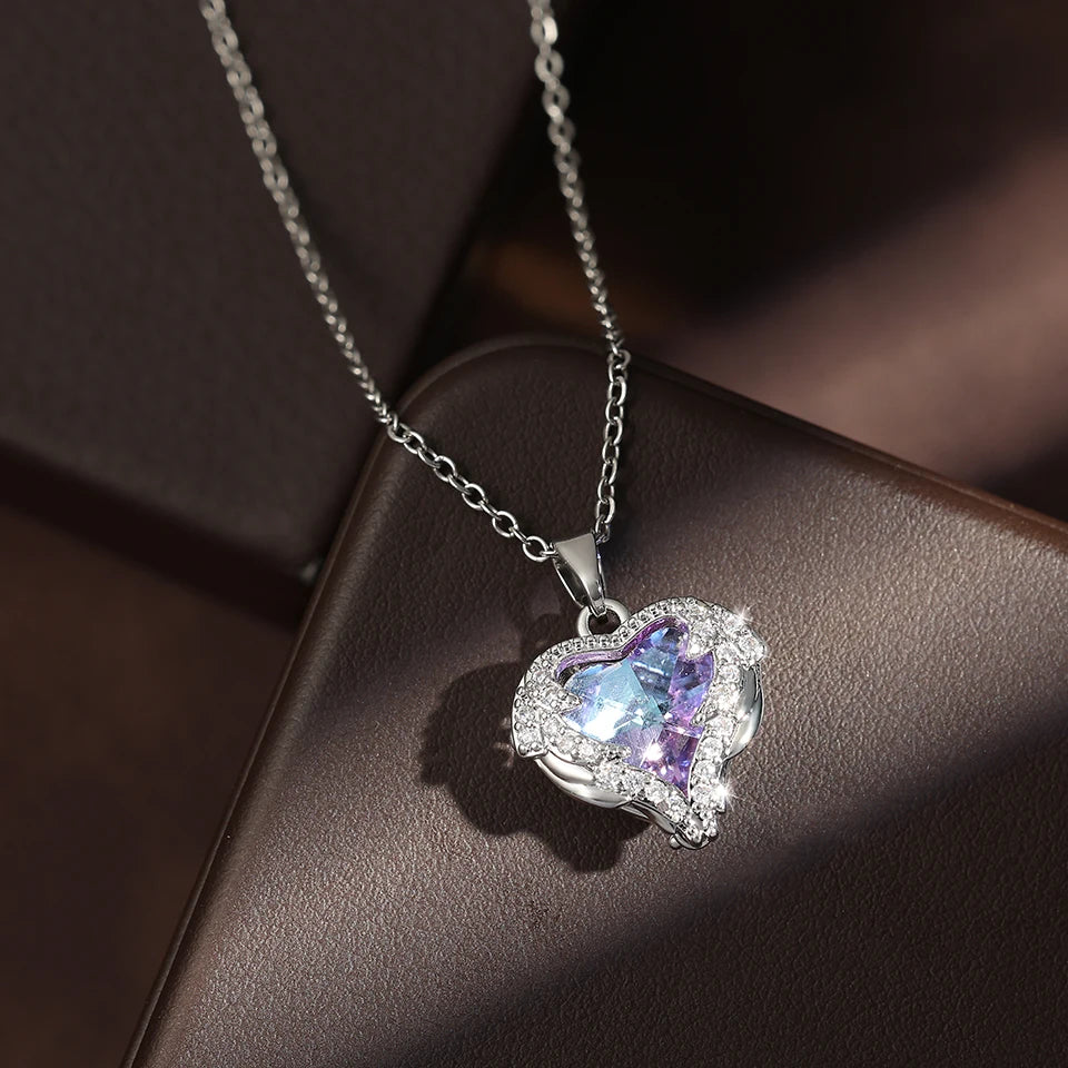 Eternal Heart Gem Necklace – The Light of Love and Elegance