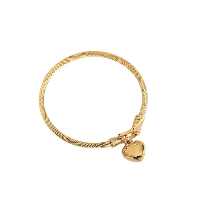 Golden Heart Luxe Bracelet – 18K Gold Plated Elegance