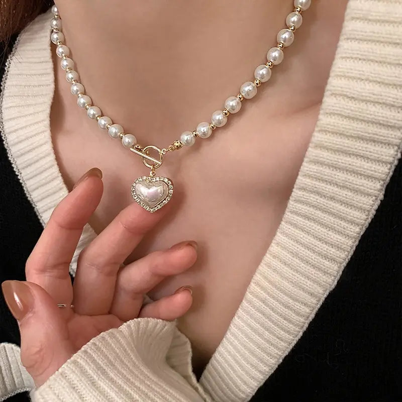Pearlheart Elegance Necklace – A Timeless Expression of Love