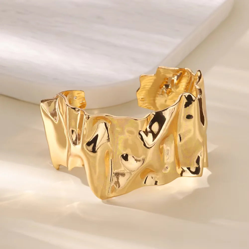 Golden Muse Bracelet Collection – Sculpted Elegance for Every Occasion