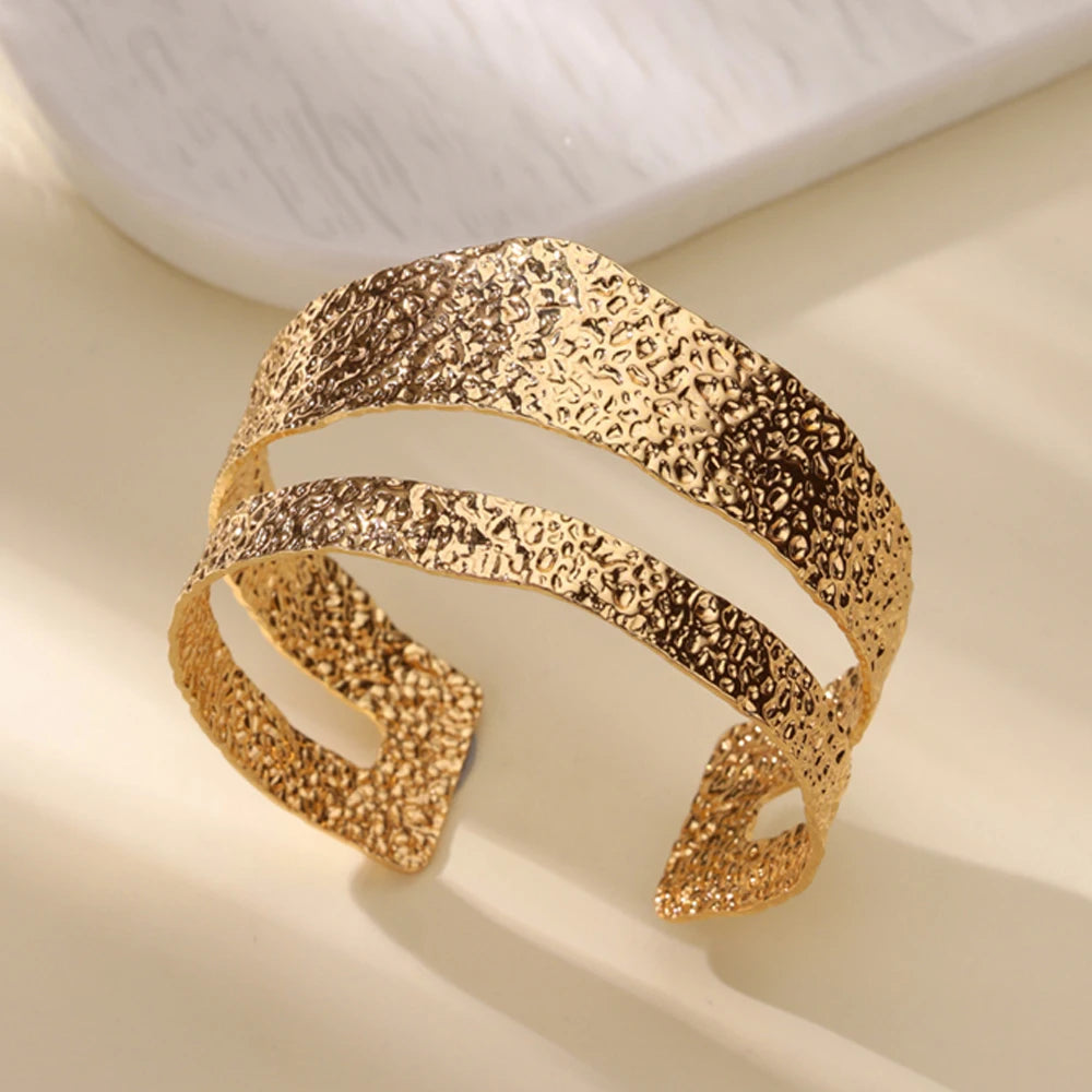 Golden Muse Bracelet Collection – Sculpted Elegance for Every Occasion