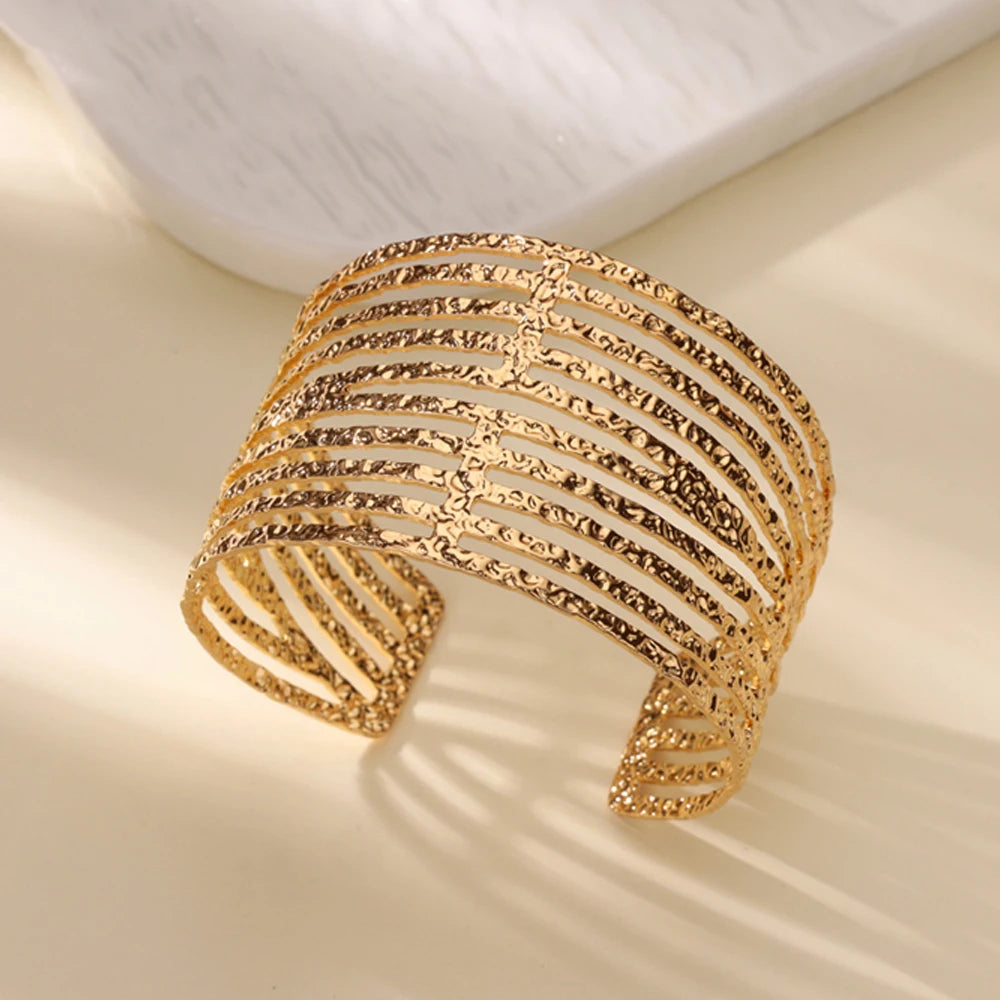 Golden Muse Bracelet Collection – Sculpted Elegance for Every Occasion