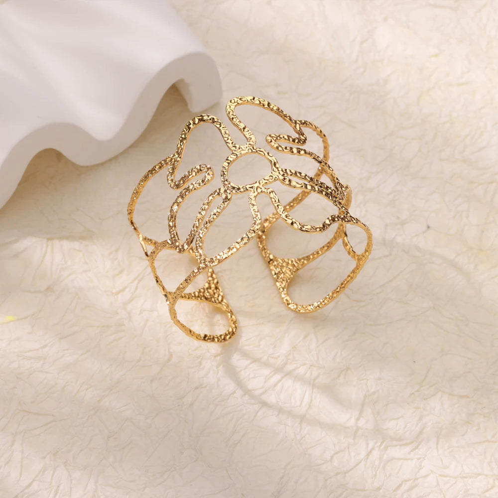 Golden Muse Bracelet Collection – Sculpted Elegance for Every Occasion