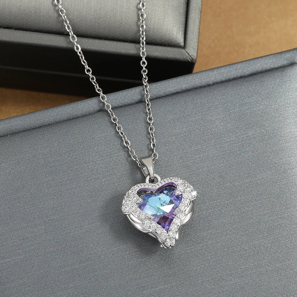 Eternal Heart Gem Necklace – The Light of Love and Elegance