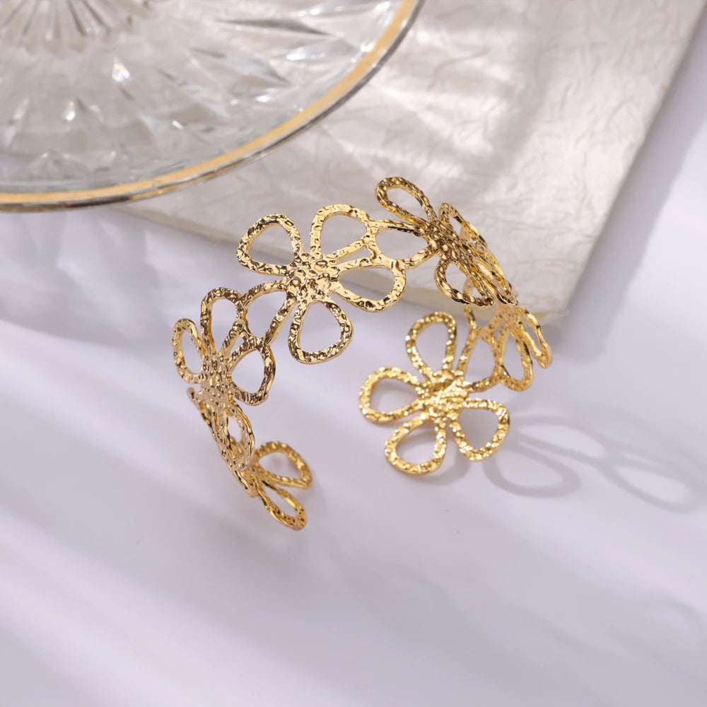 Golden Muse Bracelet Collection – Sculpted Elegance for Every Occasion